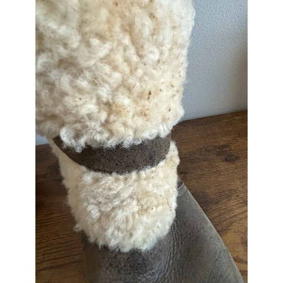 UGG Blayre II Brown Suede Leather Distressed Sheepskin Ankle Boot Women Size 9 - Picture 5 of 16